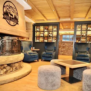 Hotel Petit Lacreu, Salardu